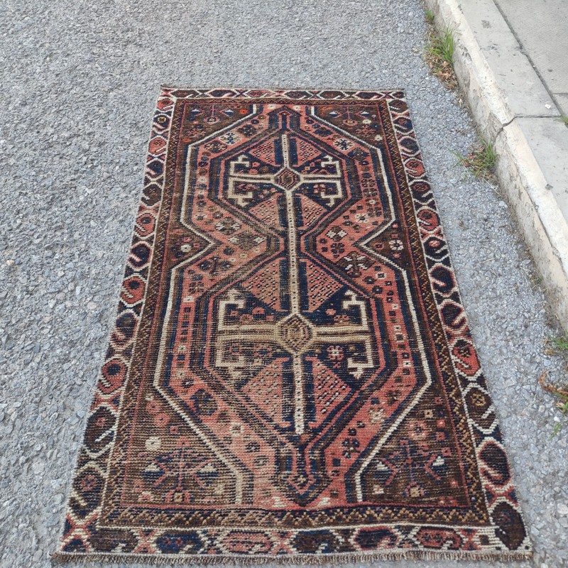 Antique Persian Patterned rug 2.4 x 4.33 ft Vintage Handmade Wool Rug 73 x 132cm gallery