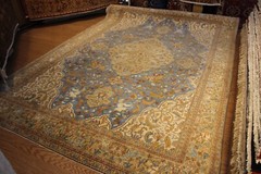 Handmade knotted Oriental Rug Pictorial 8′ x 12′ Wool area rug Blue, gold Heriz
