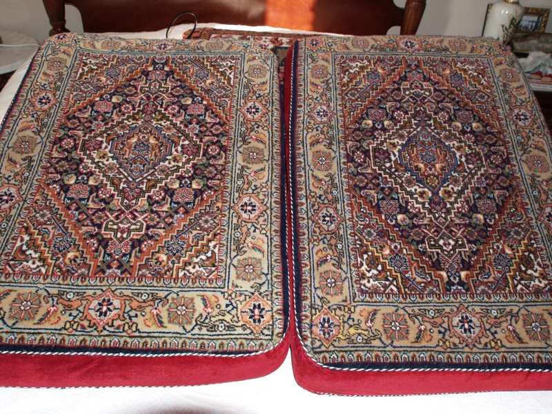 Pair of oriental hand made rug Cushin gallery