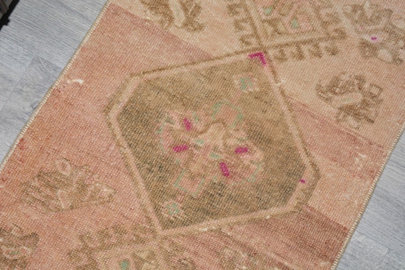 Vintage Turkish Mini Rug 1'7x3'1 ft | Small Oushak Rug | Distressed Doormat gallery