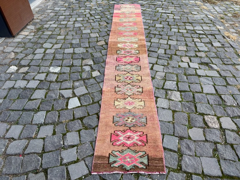 Carpet, Turkish rug, Vintage rug, Handmade rug, Runner, Wool | 1,4 x 9,8 ft gallery