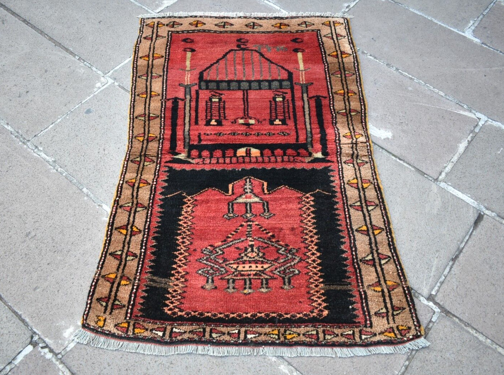 Vintage Turkish Rug 27'' x 43'' Anatolian Prayer Rug Hand-knotted Rug Wool Rug