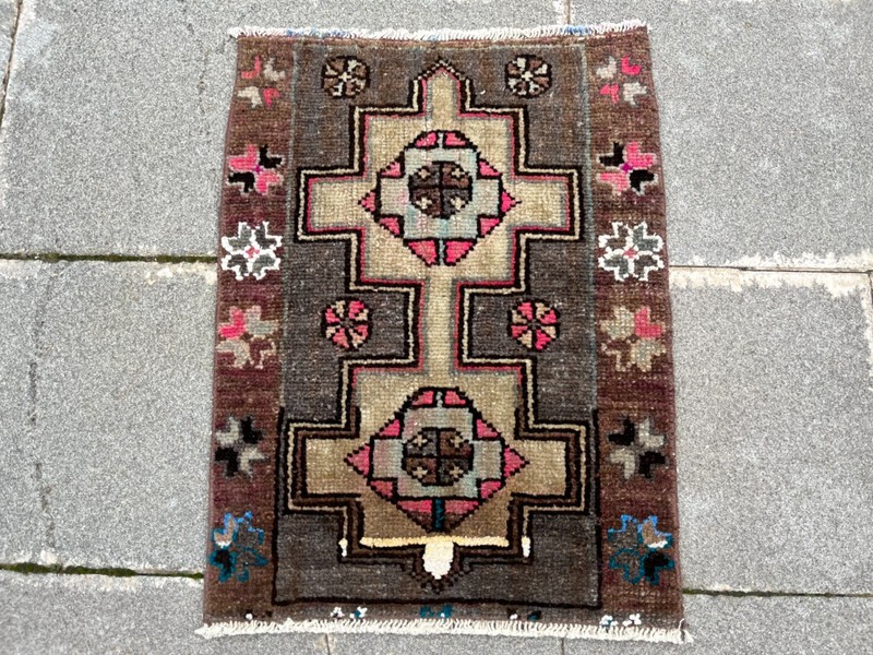Vintage Turkish Rug Mat 1.4x1.9 ft Geometric Tribal Boho Pink Brown Rug gallery