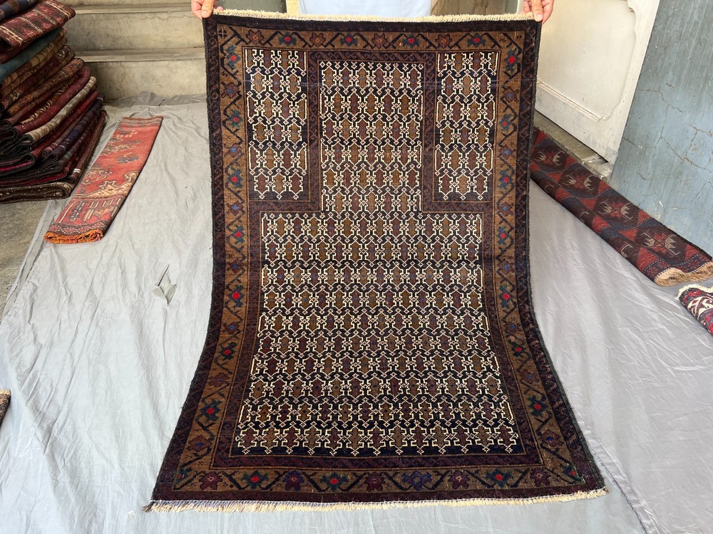 3'1 x 4'8 ft Vintage Afghan Baluchi Prayer Rug Hand Knotted Wool Tribal Carpet