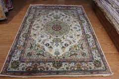 7′ x 5′ Handmade Fine Quality Tabris Rug, made out of 100% Natural Wool & Silk