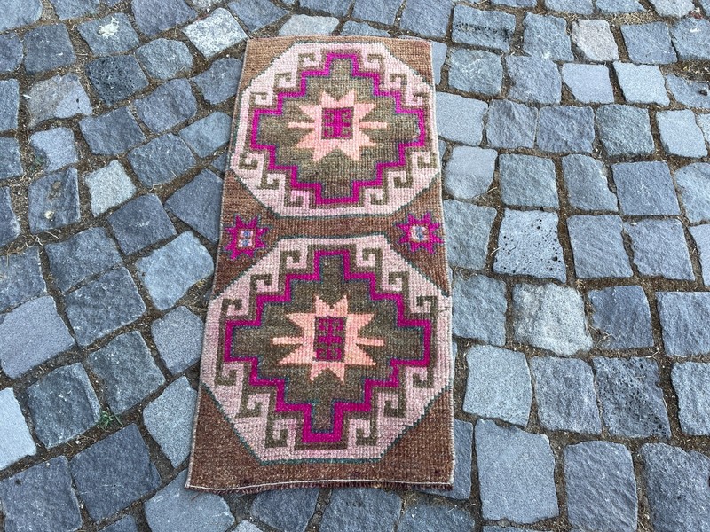 Turkish Vintage Small Rug Handmade Wool Bohemian Bath Mat Rug 1,2 x 2,6 ft gallery