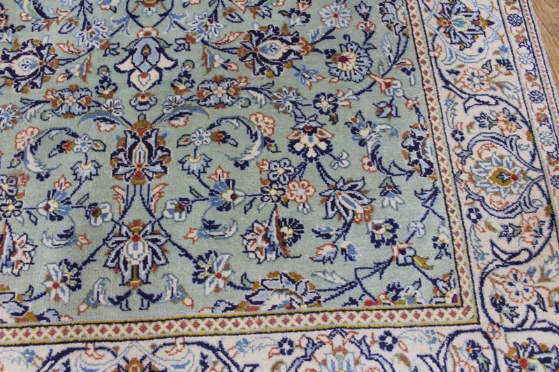 Fine handmade Oriental Keshan rug of superb classic design 215 x 137 cm gallery
