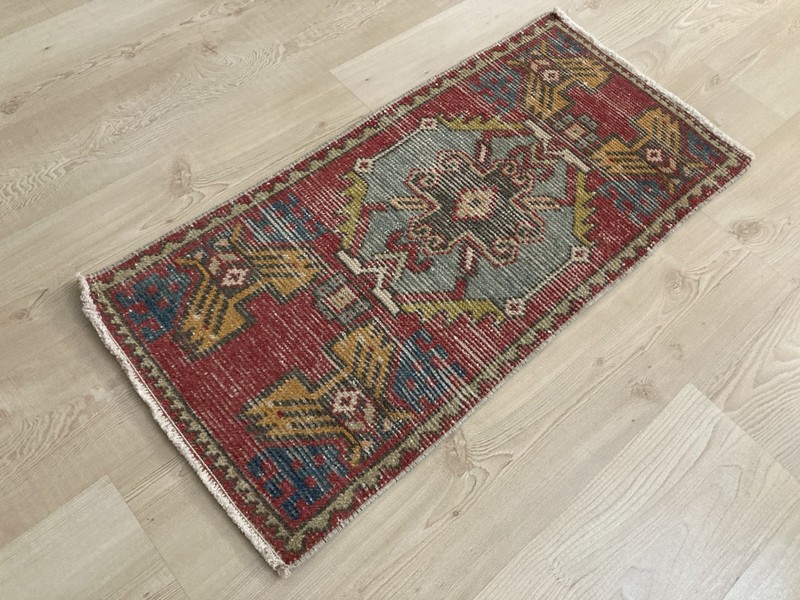 Small Red rug, Turkish rug, Vintage Rug, Handmade rug, Doormat, 1.5 x 3.2 ft gallery