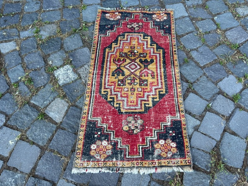 Turkish floor rug, Vintage small rug, 0 wool handmade, Doormats 1,4 x 2,8 ft gallery