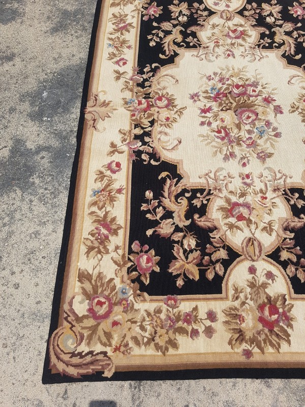 Vintage Handmade French Floral Medallion Needlepoint Wool Rug 177x117 cm gallery
