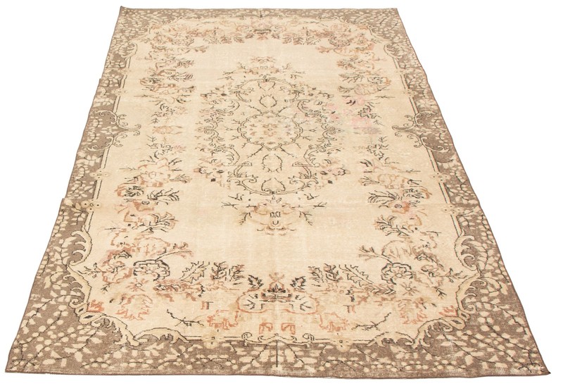 Vintage Hand-Knotted Area Rug 6'4" x 10'0" Traditional Oriental Wool Carpet gallery
