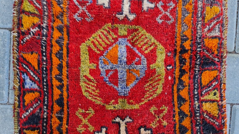 non-geometric Antique small rug, original antiques, welcome home decor gallery
