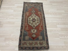 Small Red Entry rug, Vintage Turkish Rug, Oushak Wool Doormat, 1.5 x 3.6 ft