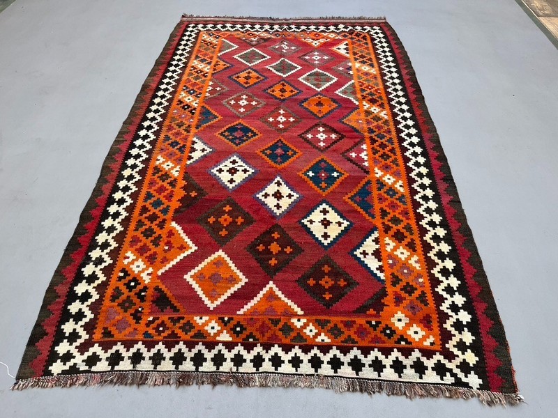 Vintage Qasgai Kilim 270x163 cm Wool Kelim Rug Large Red, Black, Colorful gallery