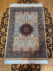 Silk Rug 3 x 5 ft High Quality Floral Medallion Design Soft 91 x 152 cm
