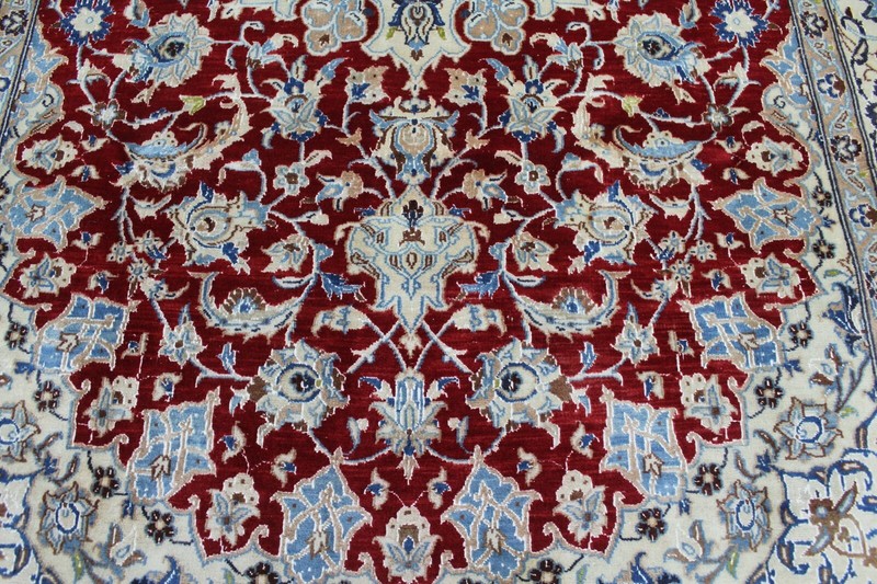 FINE HANDMADE NAIN WOOL AND SILK WITH FINE FLORAL DESIGN 255 x 150 CM gallery