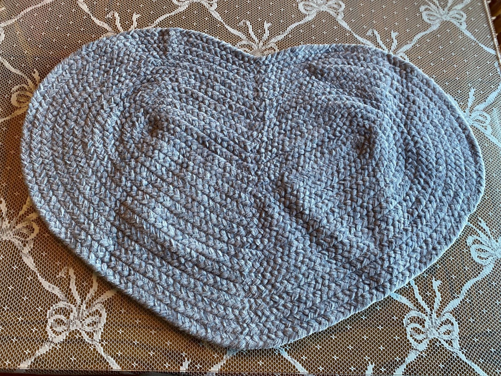 NEW Vintage Style Light Denim Blue 21 x 30 Braided HEART Rug Mat gallery