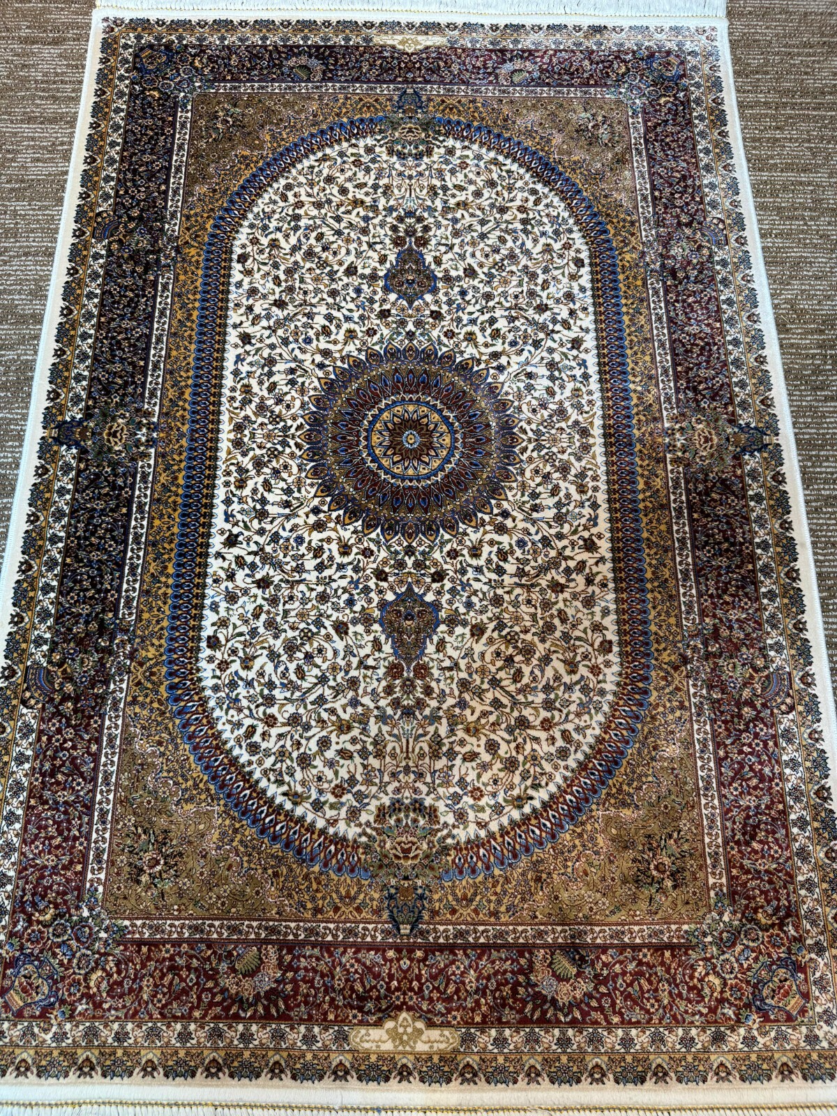 Silk 3 x 5 ft High Quality Medallion Design Mid Size Area Rug Carpet gallery