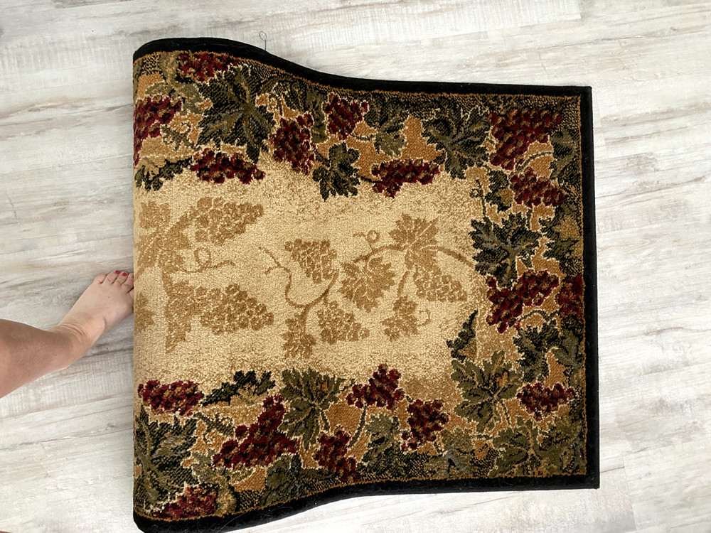 Affinity carpet runner. 2'7"x 7'6" 100% Olefin Pile. Color Cream