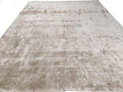 Shiny Beige Silk Rug – Soft Handcrafted Luxury Area Rug