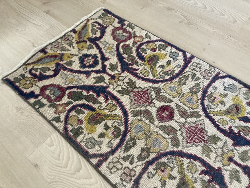 Beige rug, Turkish rug, Vintage Rug, Small rug, Wool rug, Doormat, 1.5 x 2.9 ft gallery