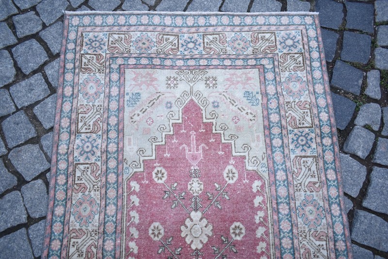 Turkish Rug 34'' x 55'' Vintage Anatolian Oushak Low Pile Carpet Prayer Design gallery