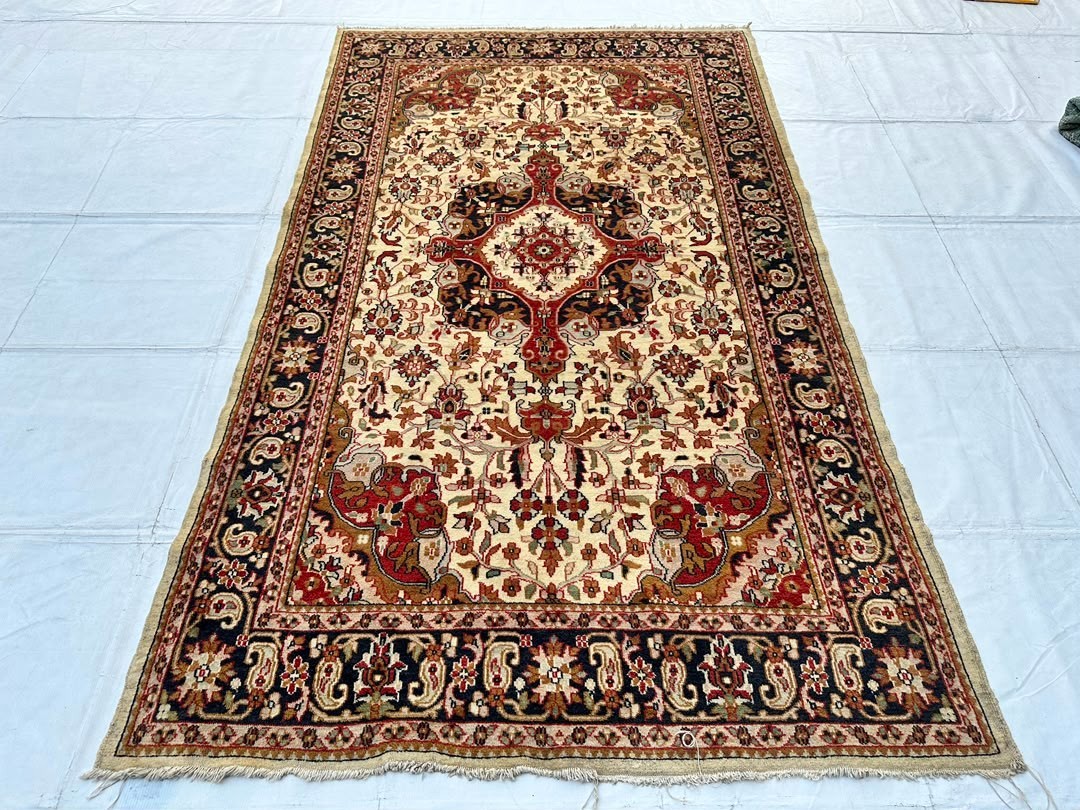 COLLECTORS' ITEM Stunning Natural Vegetable Dye Super Fine Quality Oriental Rug gallery