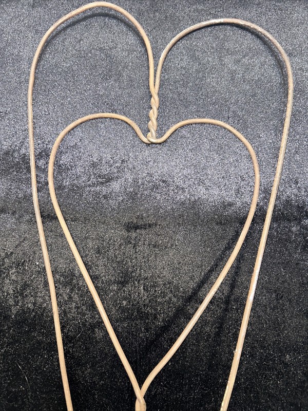 PRIMITIVE HEART TWISTED WIRE BRAIDED RUG BEATER WOOD HANDLE FARMHOUSE DECOR gallery