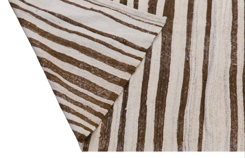 1960s Handmade Minimalist Turkish Kilim 175x220 cm | 5.7×7.2 ft | Vintage 60+ Yr gallery