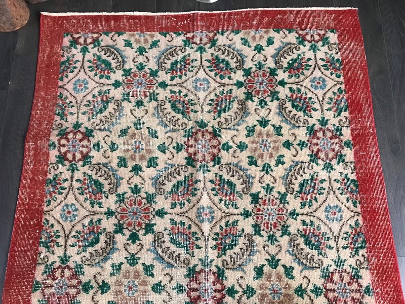 3.7x6.5 Medium Vintage Turkish Flower Wool Rug gallery