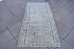 Muted-Color Oushak Rug, 3’2 x 6’2 ft, Vintage Anatolian Wool Rug, Bohemian Rug