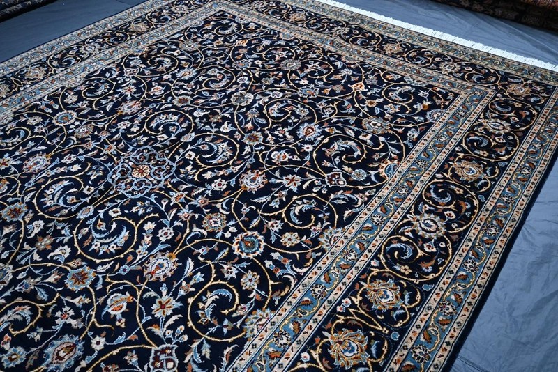 375 X 285 COLLECTORS' ITEM Vintage Keshani Oriental Floral Carpet gallery