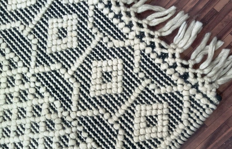 3.3x5,4x6,6x9,5x6.7,2.6x4,2.3x5 Handmade Black Ivory Hand-Woven Area Rug gallery