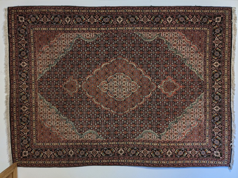 oriental carpet, wool/silk, 81" x 59", perfect condition, 324 kn/in.