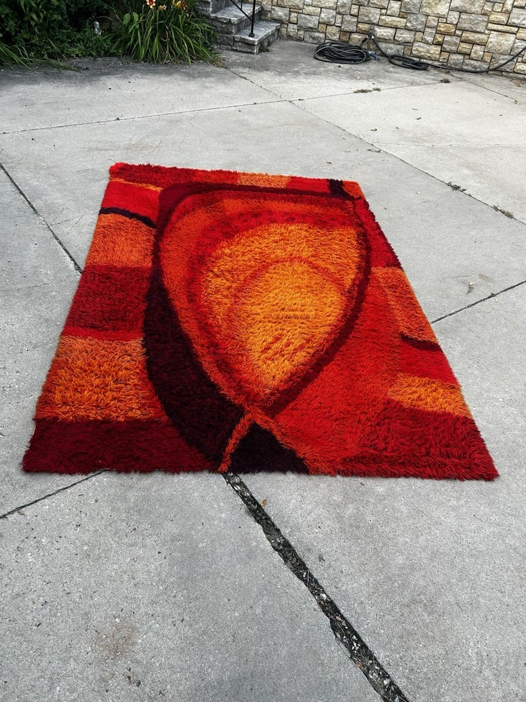 Vintage 60's/70's Danish Ege Rya 9' x 6' Shag Pile Area Rug Warm Reds & Orange
