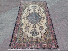 Rose & Beige Vintage Turkish Floral Carpet, Handmade Distressed Area Rug 46″x82″