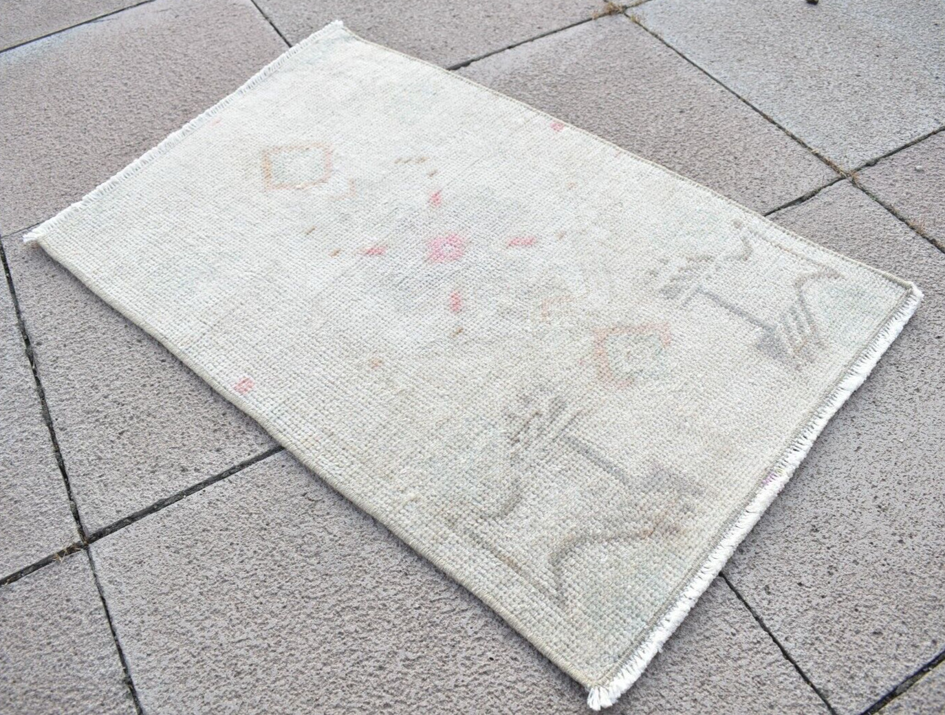Turkish Rug 19'' x 29'' Vintage Muted Dye Oushak Rug Hand-knotted Small Wool Rug gallery