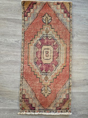 Vintage Turkish Yastik Rug 17×36 Hand Knotted Wool Small Entryway Bath Accent