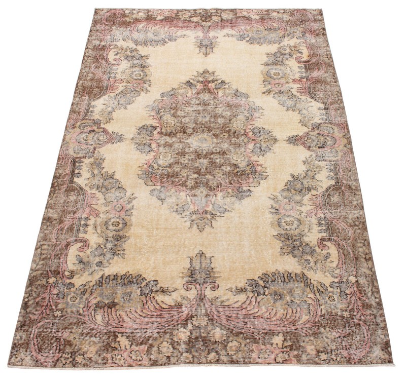 Vintage 6'7" x 10'4" Traditional Hand Knotted Vegetable Dye Wool Area Rug gallery