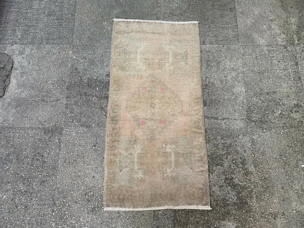 1'7'' x 3'2'' Vintage Natural Rug Village Rug Handmade Carpet.SKU:V24