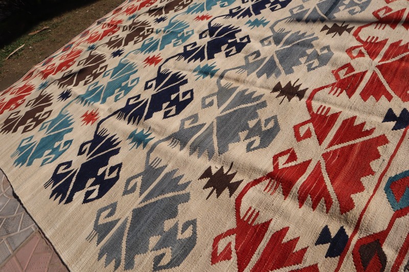 150 X 210 CM Stunning Super Fine Quality Flat Weave Natural Vegetable Dye Kilim gallery