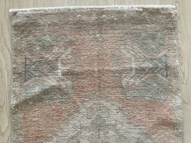 Pink rug, Turkish rug, Vintage rug, Small rug, Wool rug, Doormat, 1.6 x 2.9 ft gallery