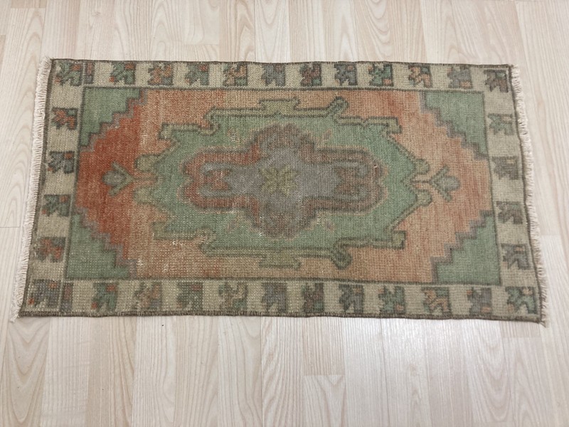 Small Orange rug, Turkish rug, Vintage Rug, Wool rug, Doormat rug, 1.5 x 2.7 ft gallery