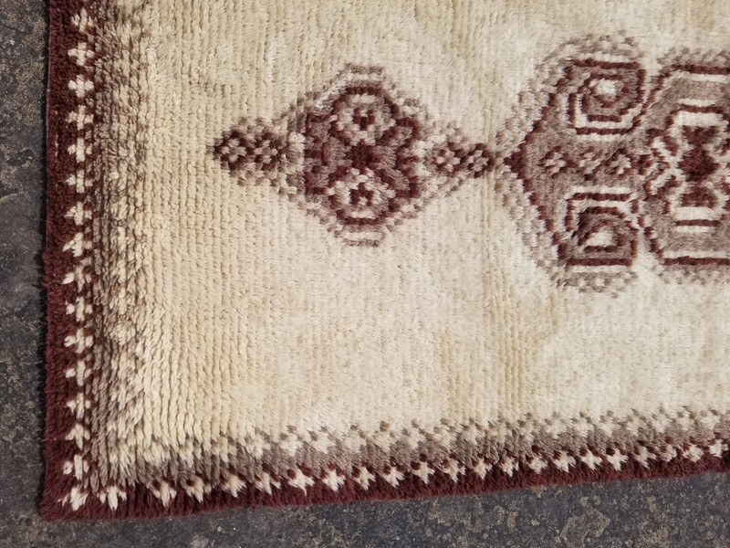 Vintage Traditional Handmade Latch Hook Moroccan Berber Wool Rug 83x44 inches gallery