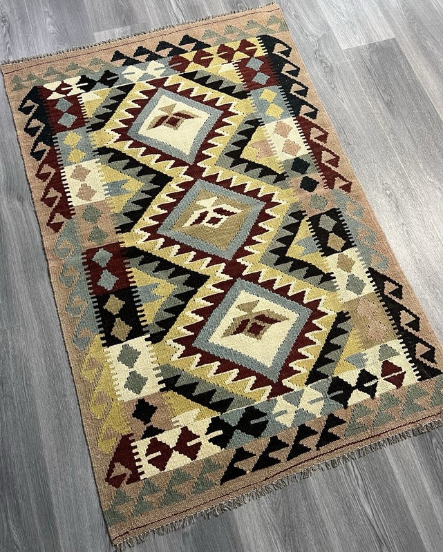 Vintage Kilim Traditional Hand Made Oriental Wool Kilim 4ft11inx3ft 147cmx99cm gallery