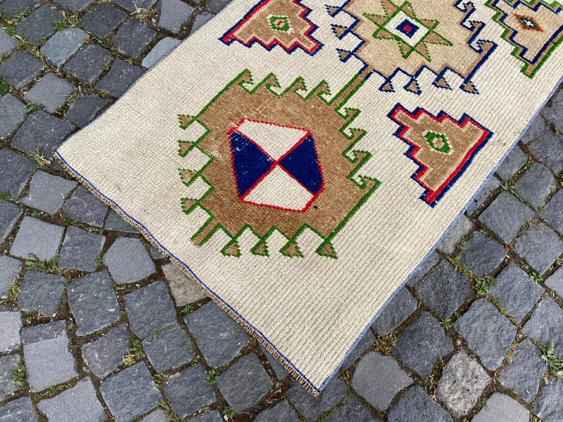 Bohemian rugs, Runner rug, Handmade, Turkish rug, Vintage, Wool | 2,7 x 9,9 ft gallery