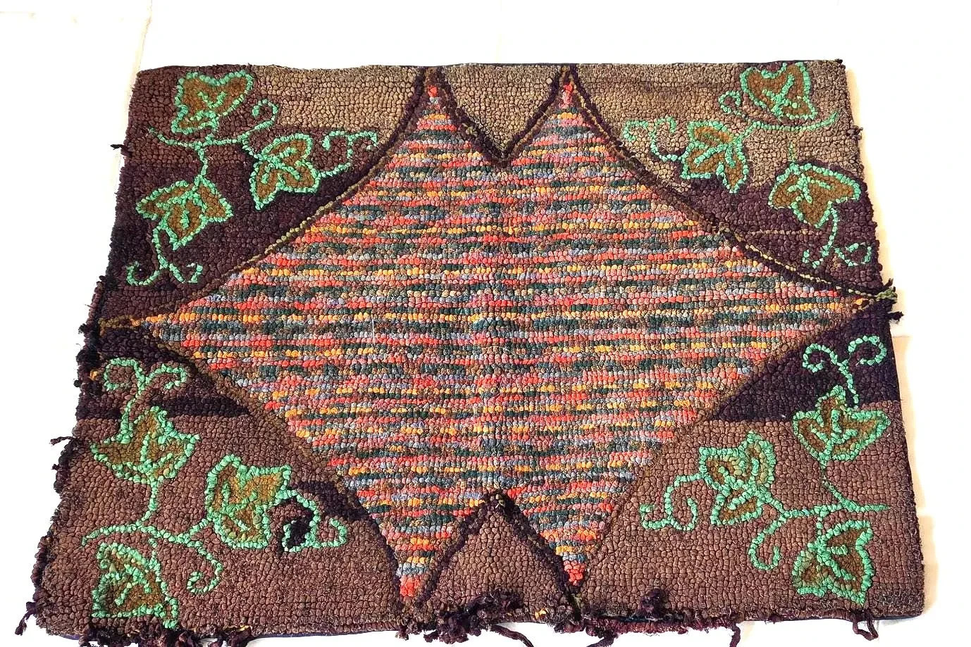 Vintage Primitive Hand Hooked Rag Rug Folk Art Leaf Textile Wall Decor 25½ x 19½ gallery