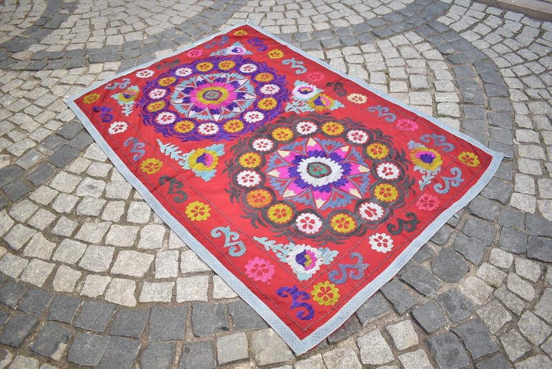 Uzbek Suzani Cover 49'' x 72'' Vintage Silk Embroidered Wall Hangings Suzani gallery
