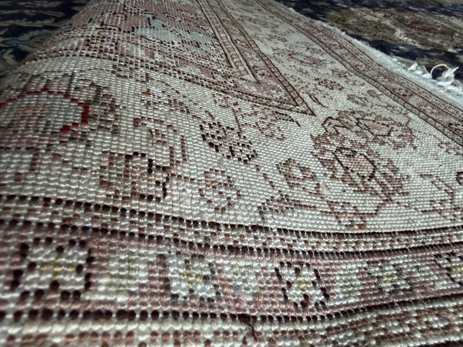 Authentic Silk Rug 4'2"x6' Hand-Knotted Naeen Medallion gallery