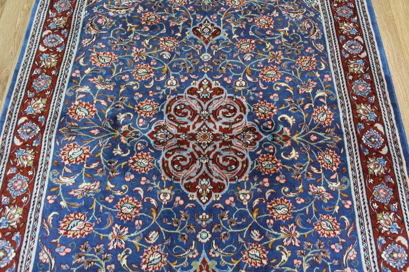 FINE HANDMADE ORIENTAL WOOL RUG FINE FLORAL DESIGN 198 X 132 CM gallery